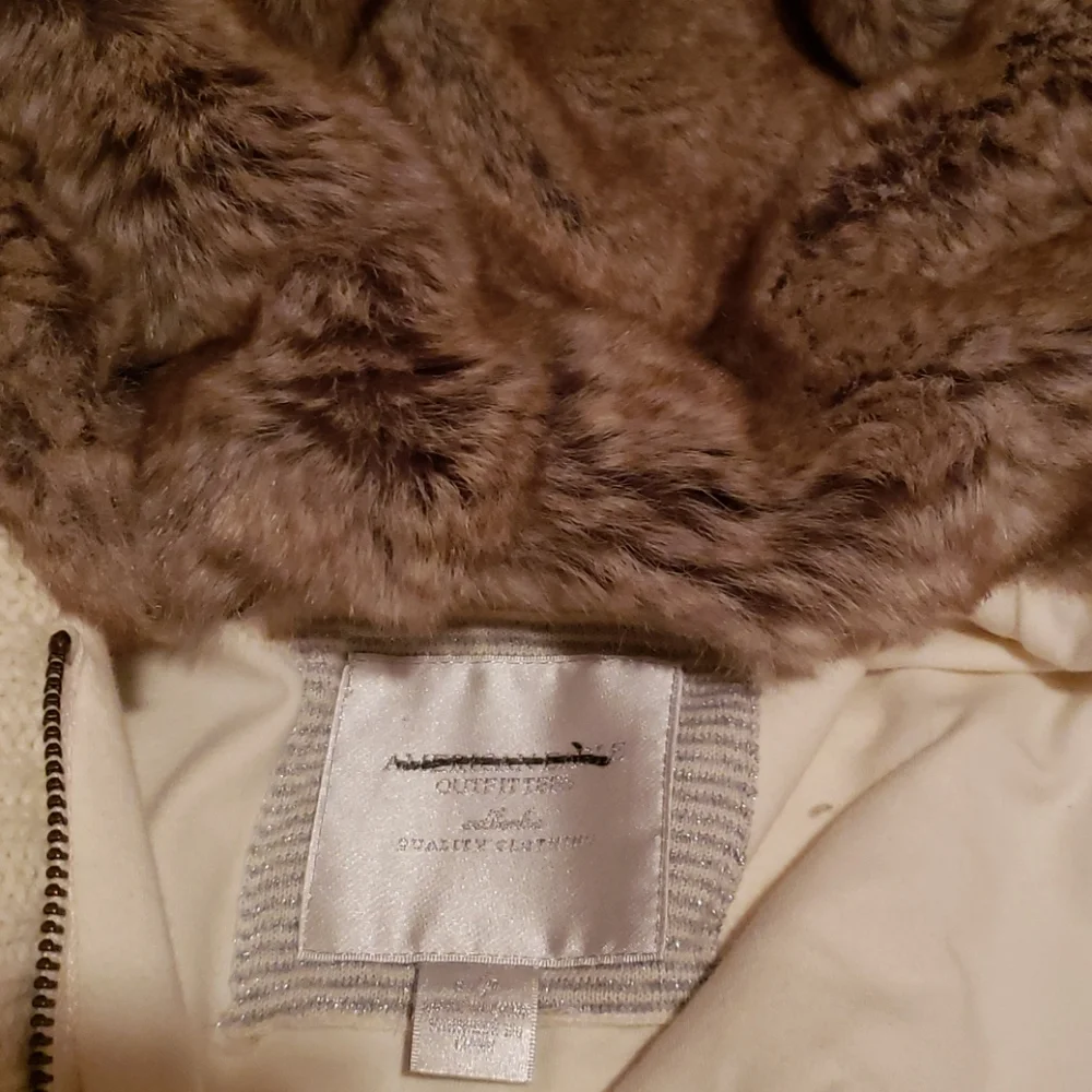 Sweater - Picture 3 of 8